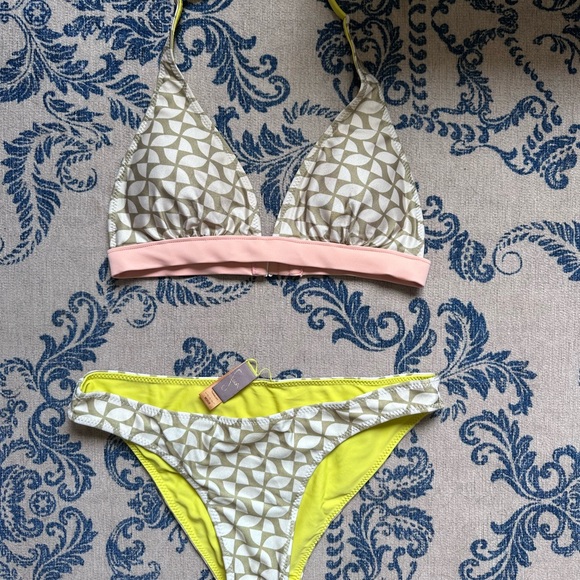 Seea Reversible Bikini - Picture 1 of 3